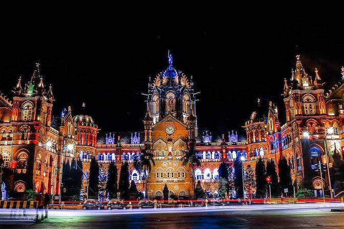 Mumbai After Dark: Private Night Tour with AC Transfers - Gateway of India and the Taj Mahal Palace Hotel glow