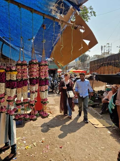 Mumbai by Dawn: Market Tour of Flowers, Fish, and More - Sassoon Dock Fish Market: seeing the port side of Mumbai