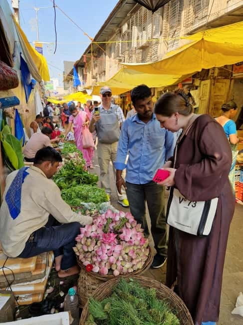 Mumbai by Dawn: Market Tour of Flowers, Fish, and More - CSMT at the end: why this station stop feels like closure