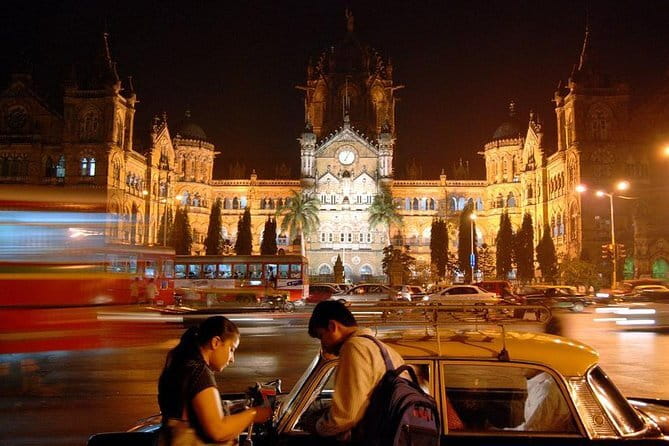 Mumbai by Night: Private Tour of Iconic Sights in Lights - Rajabai Clock Tower and Oval Maidan: Academic Mumbai, Still Moving