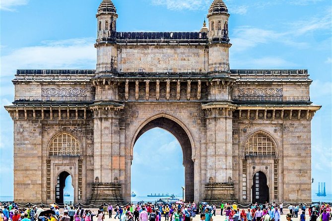 Mumbai City of Dreams Tour in Private Vehicle - Chowpatty temples and the Radha Gopinath Mandir stop