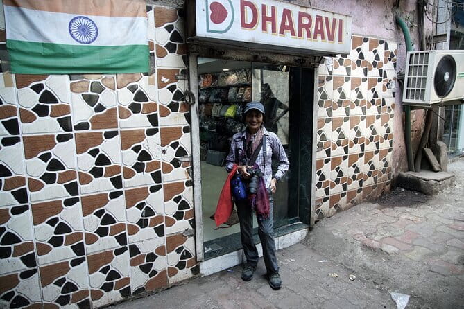 Mumbai Dharavi Slum, Dhobi Ghat & Dabbawala Lunchbox Tour - Guides and group size: why Javed and Subhan stand out in practice