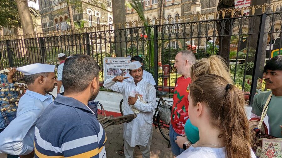 Mumbai: Dharavi Slum, DhobiGhat, and Dabbawallas Tour - Drop-off around Mumbai: think of this as a city segment, not a loop