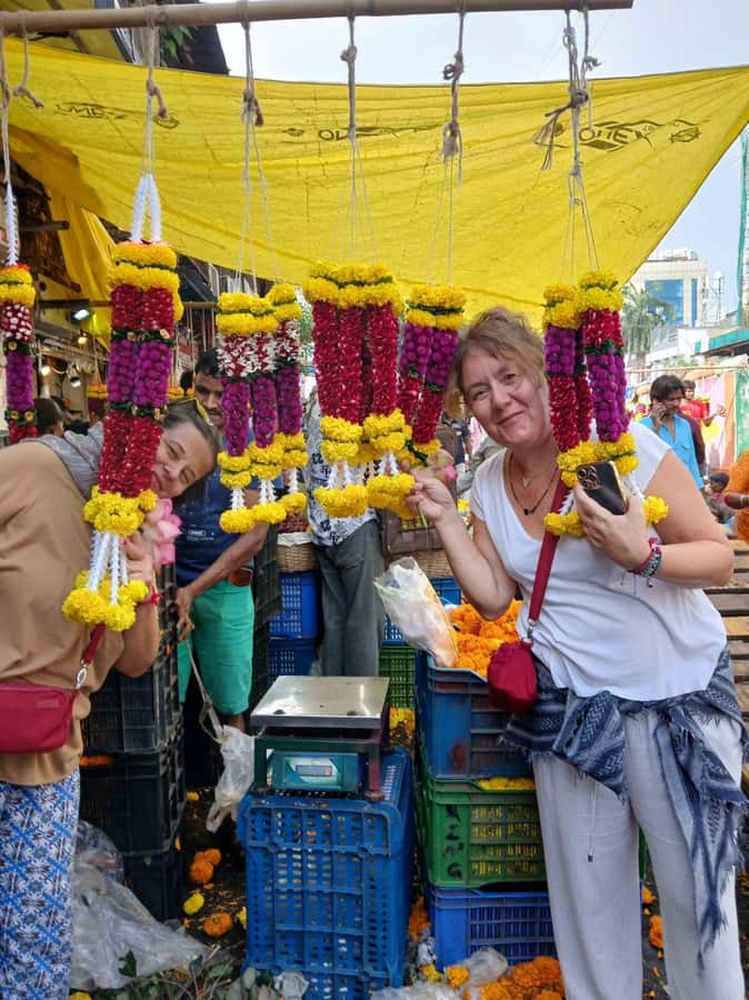 Mumbai:Dhobi Ghat Laundry,Dharavi Slum & Flower market Tour - Key Things You’ll Enjoy