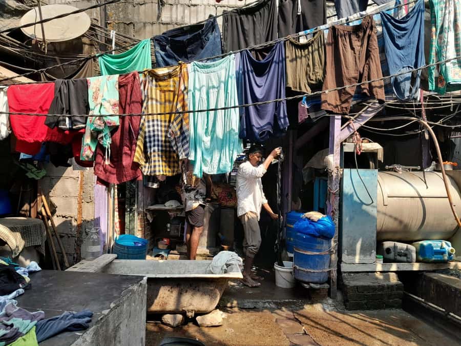 Mumbai:Dhobi Ghat Laundry,Dharavi Slum & Flower market Tour - Dhobi Ghat Open-Air Laundry, Hundreds of Clothes at Work