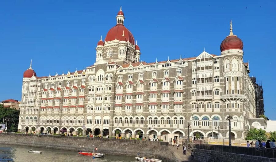 Mumbai: Exclusive Tour with Dharavi Slum & Elephanta Cave - Marine Drive and Chor Bazaar: Sea Views Plus Shopping Chaos (In a Good Way)