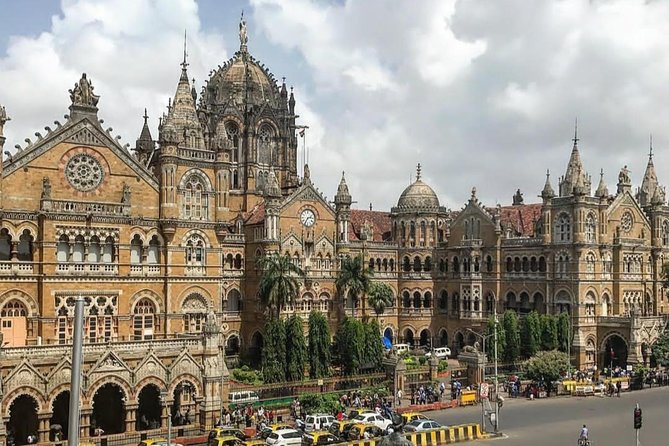 Mumbai Gems: 2-Day Private Tour with Elephanta, Slum & Dabbawala - The landmark circuit, Gateway of India through Marine Drive and the Hanging Gardens