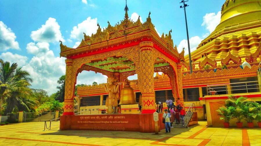 Mumbai: Kanheri Caves and The Golden Pagoda Temple - The Pagoda Summit Views That Change Your Sense of Mumbai