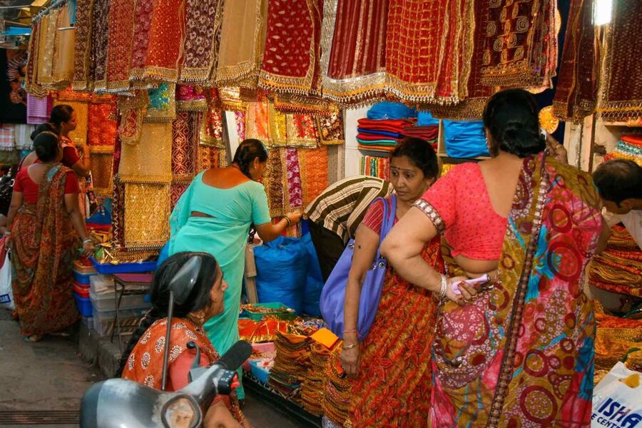 Mumbai: Local Markets & Temples Tour - Zaveri Bazaar and the market lanes that connect it all