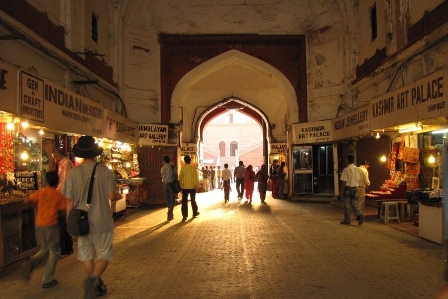 Mumbai: Magical Markets Tour - Mangaldas Market Since 1893, Silk and Cloth Stop
