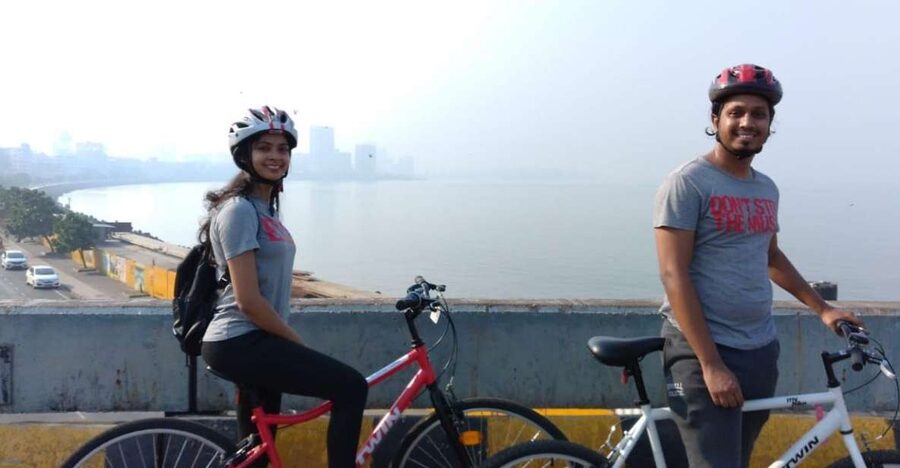 Mumbai: Morning Bicycle Tour - Meeting at Kailash Parbat and Getting Rolling on Time