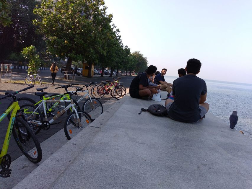 Mumbai: Morning Bicycle Tour - Mumbadevi Temple: Devotion You Can Watch Up Close