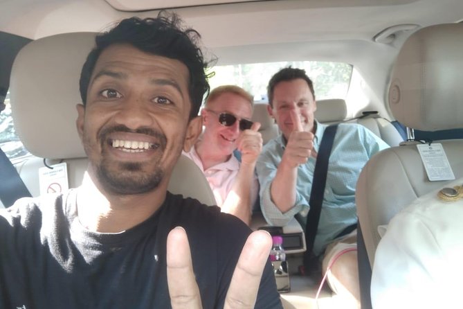 Mumbai Private Car Rental with Professional Driver - Building a smart highlights day around Gateway of India and Marine Drive