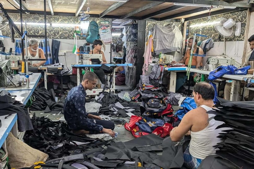 Mumbai: Private Dhobi Ghat Laundry & Slum Tour with Pickup - Should you book this Dhobi Ghat and Dharavi private tour?