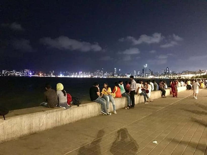 Mumbai: Private Night Sightseeing Tour with Pickup & Drop - Marine Drive, Flora Fountain, and Banganga Tank for Contrast