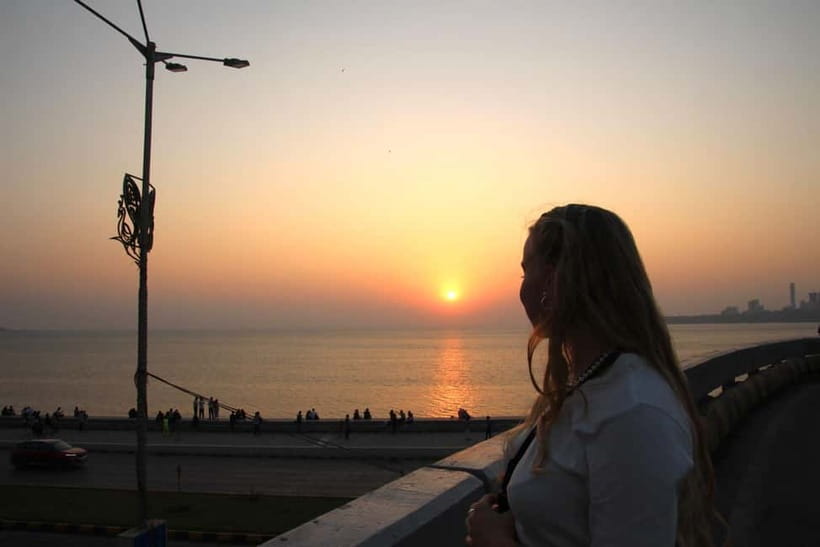 Mumbai: Private Sightseeing Tour with Top Highlights - Getting your bearings fast at Gateway of India and Taj