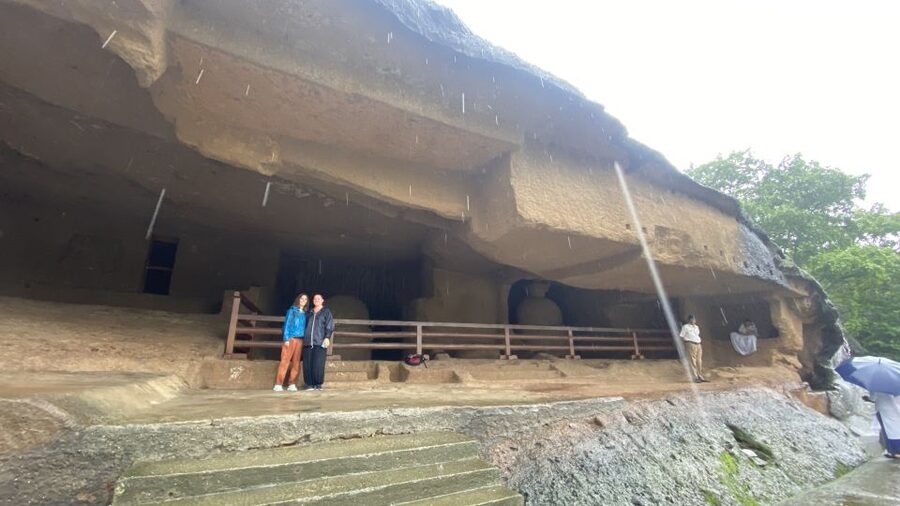 Mumbai: Private tour for Kanheri Caves and Golden Pagoda - Gorai’s Golden Vipassana Pagoda: the golden exterior and relic connection