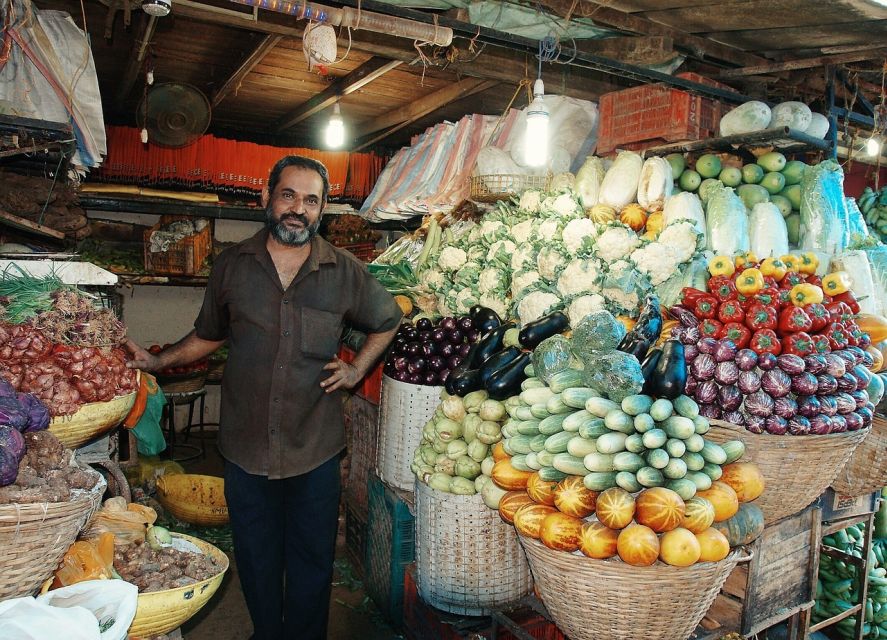 Mumbai: Private Walking Tour with a Local - Why a Lokafyer-led walk makes Mumbai make sense