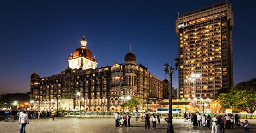 Mumbai: Private Walking Tour with a Local - Pickup from Cusrow Baug or Apollo Bandar, plus city-center meeting points