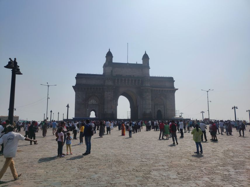Mumbai: South Mumbai Heritage Walking Guided Tour - Flora Fountain (1864) and the Myth in the Middle of the Street