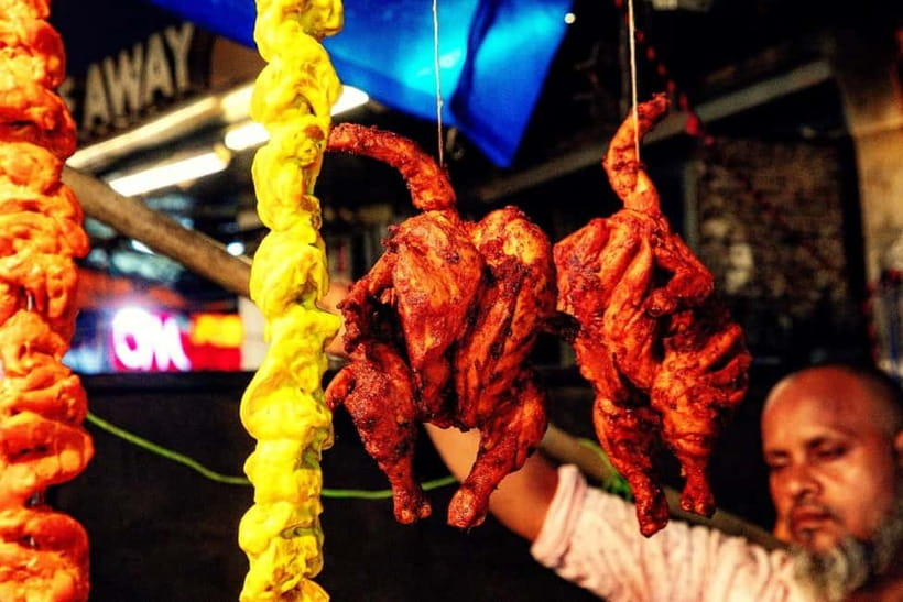 Mumbai: Street Food and Night Markets Tour - Mumbai After Dark: Beach Snacks and Market Lights