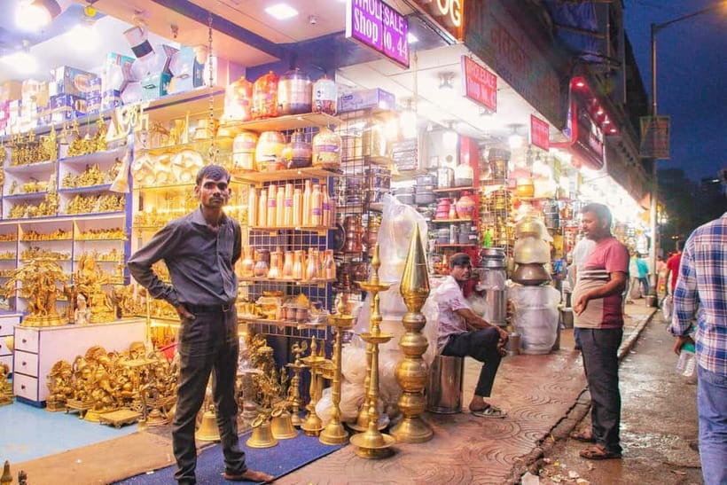 Mumbai: Street Food and Night Markets Tour - Minara Masjid Area Walk: Long Tastings on a Lit-Up Maze