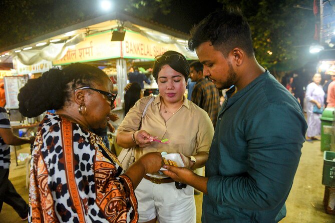 Mumbai Street Food & Bazaar Tour with Local Transport - Why This Mumbai Street Food and Bazaar Tour Works