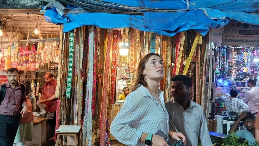 Mumbai Street Food & Market Tour - Bhuleshwar market walk, plus a Jain temple visit