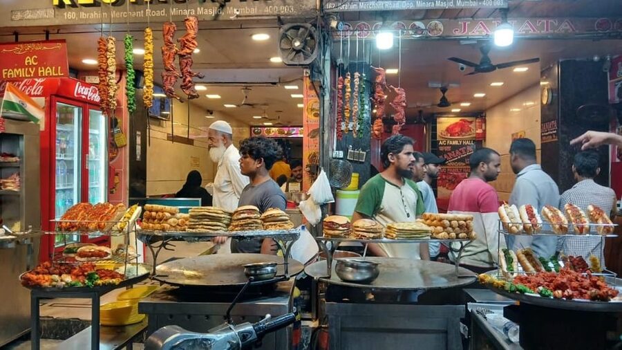 Mumbai Street Food & Market Tour - Bori Mohalla finale at Mrs. Ice Cream Walla