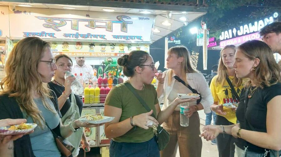 Mumbai Street Food & Market Tour - Meeting outside Burger King, then a quick ride to Chowpatty Beach