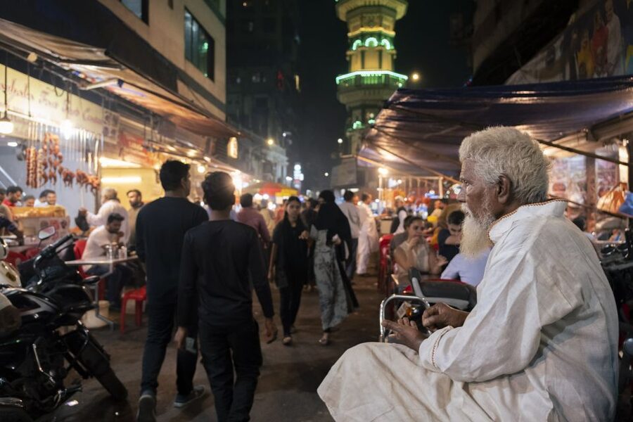 Mumbai: Street Food Tour - Sweet Finish at Zam Zam Sweet & Bakery: Kulfi, Rabdi, Jalebi, and Gulab Jamun