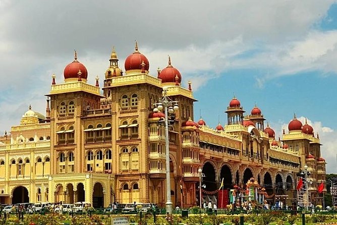 (Mysuru) Mysore Day Out - A Royal Experience Private Tour from Bangalore - Chamundi Hills, the Legend That Explains the Setting