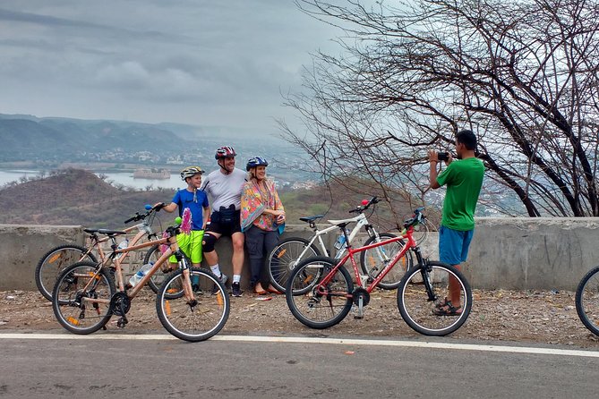 Nahargarh Cycle Tour in Jaipur - Meeting at Le Tour De India, then easing into the Pink City dark