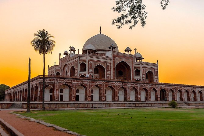 New Delhi and Old Delhi Private Tour 4-8 Hours - Customizable - Starting the day right: pickup, private car, and a clear game plan