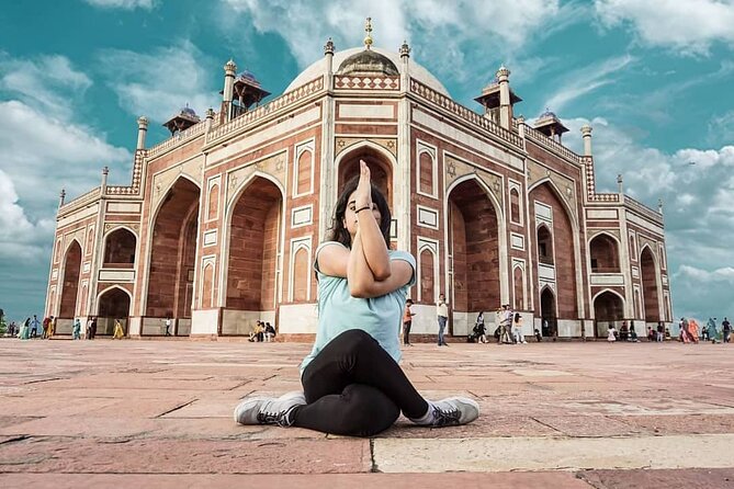 New Delhi Half-day Tours - India Gate and Rajpath: war memorial views and a long straight walk