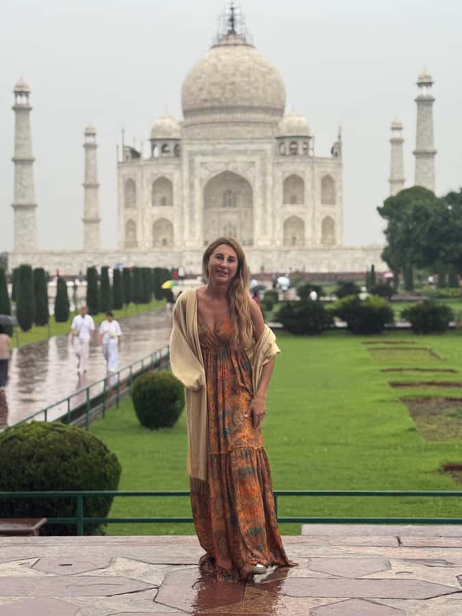 New Delhi: Premier Taj Mahal, Agra Fort & Baby Taj Tour - Private guiding in practice, from short cuts to photo help