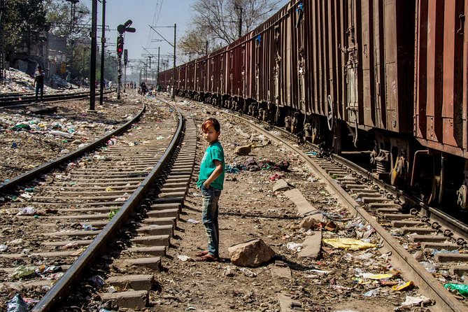 New Delhi Slum Walking Tour - Key things I’d zoom in on