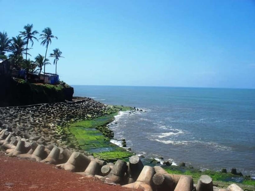 North Goa: Sightseeing Tour Sharing Coach - Fort Aguada and Aguada Lighthouse: Where the Coast Feels Classic