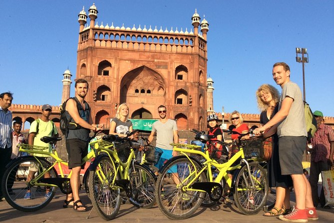 Old Delhi Bike Tour - Pasar Chandni Chowk: five faiths, one stop right in the street