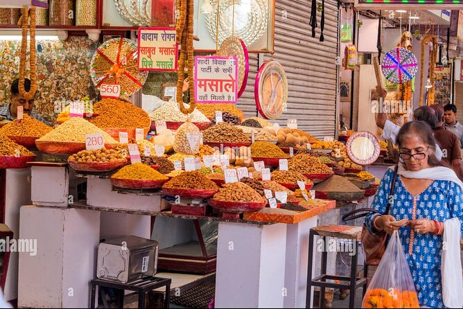 Old Delhi Cultural, Temples, Heritage Walking Street Food Tour - Your vegetarian tasting plan, from parantha alley to jalebis
