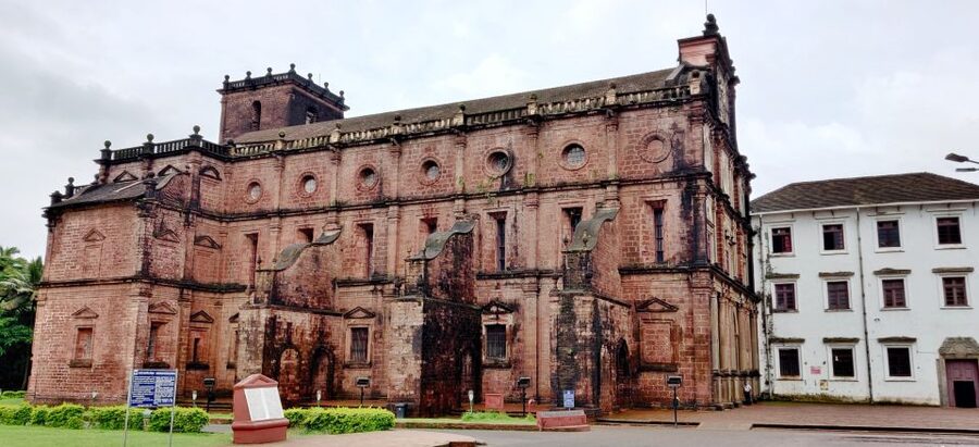 Old Goa: Walking Tour of Heritage Churches - Church of St. Francis of Assisi and Frescoes You Can Actually Read