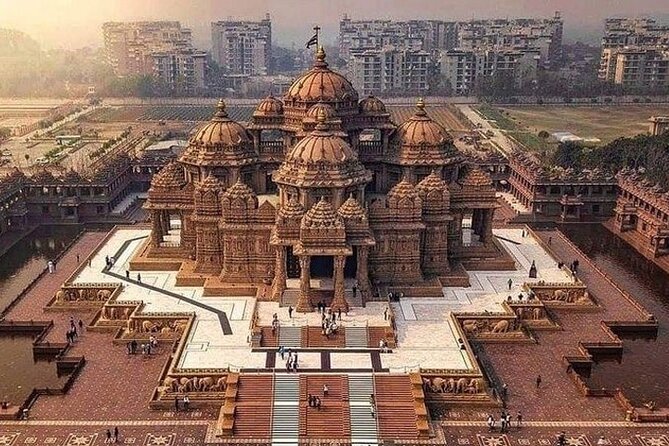 Old & New Delhi Private City Tour – Traveler’s Choice (Top Rated) - Hotel Pickup, Meet Point, and How the Day Starts