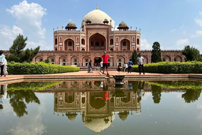 Old & New Delhi Private Tour - Half or Full Day (Rated Excellent) - Gurudwara Bangla Sahib: a Sikh Temple Pause in the Middle of the Day