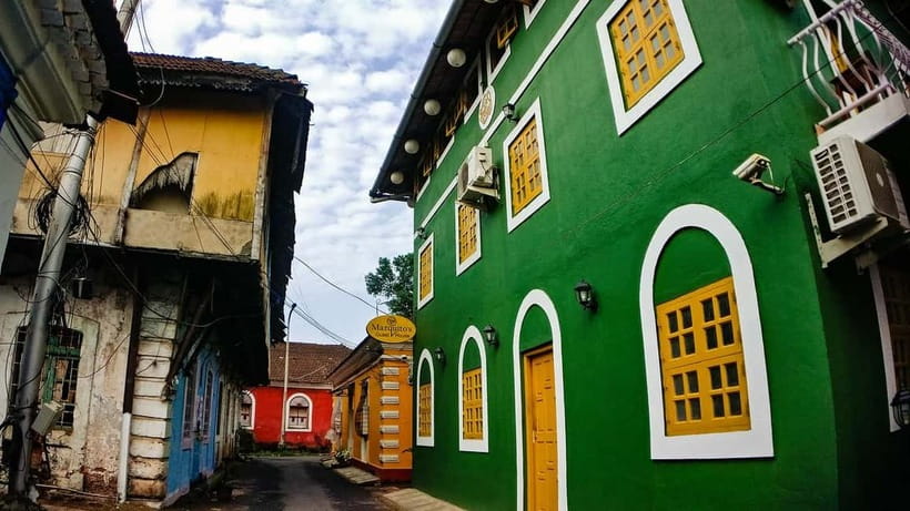 Panaji: Heritage Walking Tour in Fontainhas Latin Quarter - Tobacco Square and Rua São Tomé: setting the scene fast