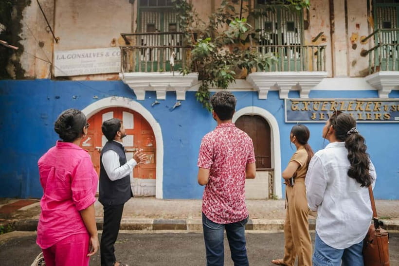 Panaji: Heritage Walking Tour in Fontainhas Latin Quarter - Fontainhas lanes, Sao Tome Chapel, and the reason the buildings are so colorful
