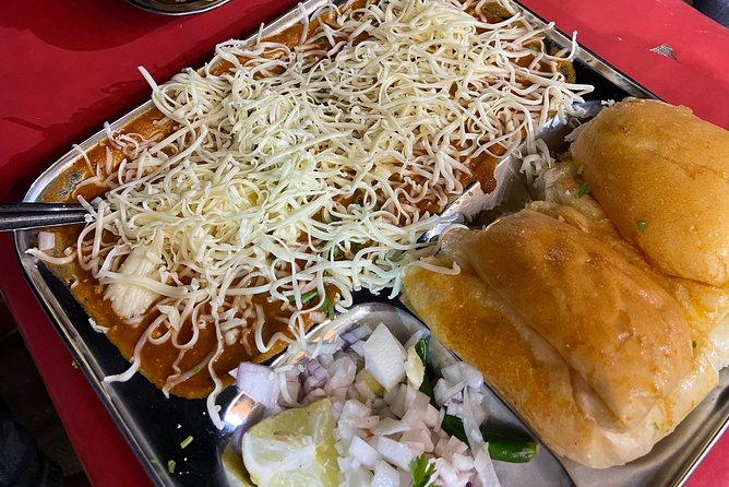Private 4-Hour Tour of Mumbai’s Tastiest Local Foods - Final stop around Chor Bazaar and antiques: street browsing with a snack finish