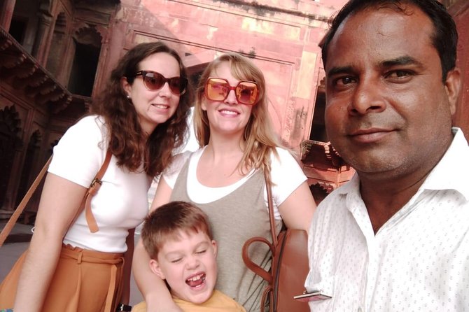 Private Day Tour of Taj Mahal and Agra Fort by Superfast Train - Five-star lunch at Trident Agra, then the Baby Taj stop