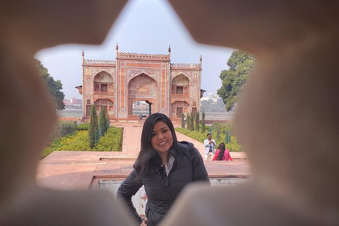Private Day Tour of Taj Mahal by India's Fastest Train or Car - All Inclusive - Gatimaan Express vs AC Car: the trade-offs that matter