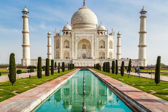Private Day Trip to Agra includes Taj Mahal and Agra Fort from Delhi - A long, structured day trip that actually makes sense