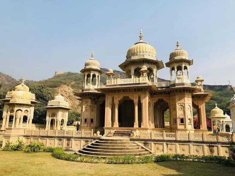 Private Full-Day Jaipur Guided Tour with Monkey Temple - Amber Fort and Jal Mahal, Big Views Without the Guesswork